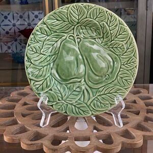 Bordallo Green Pear Embossed Plate
